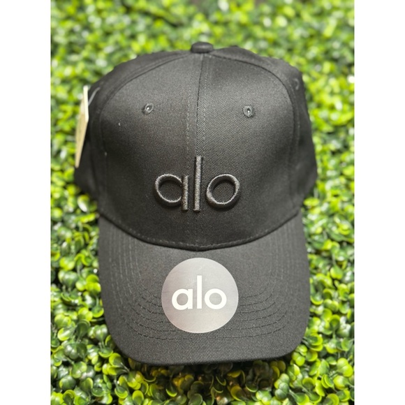 ALO Yoga Classic Black Cap - Picture 1 of 2
